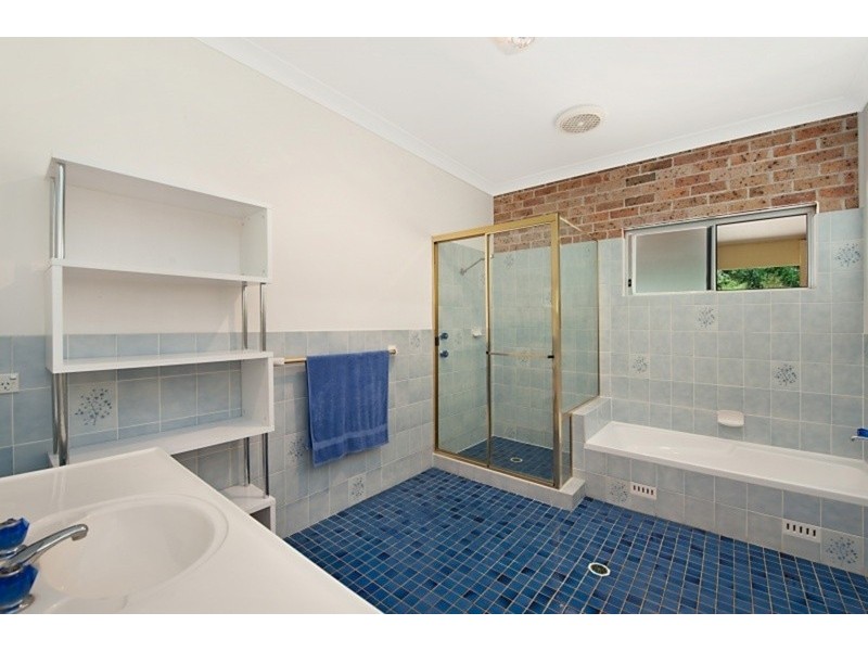 2 Pinaroo Road, Wamberal NSW 2260