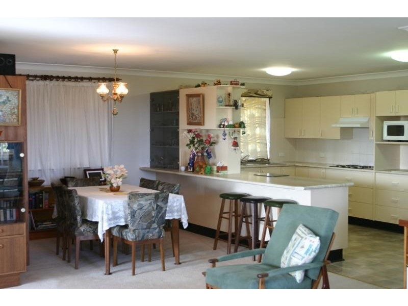 16 Yakaloo Crescent, Forresters Beach NSW 2260