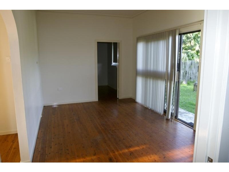 951 The Entrance Road, Forresters Beach NSW 2260