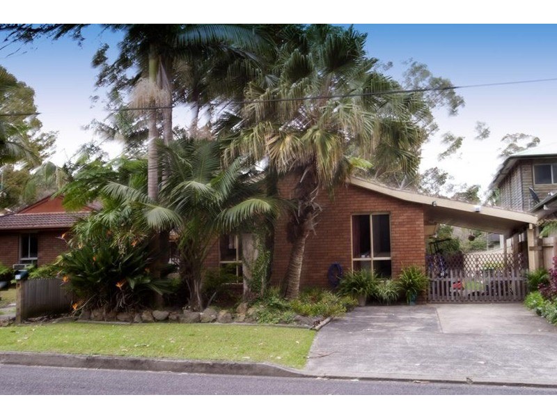 33 Kuburra Rd, Erina NSW 2250