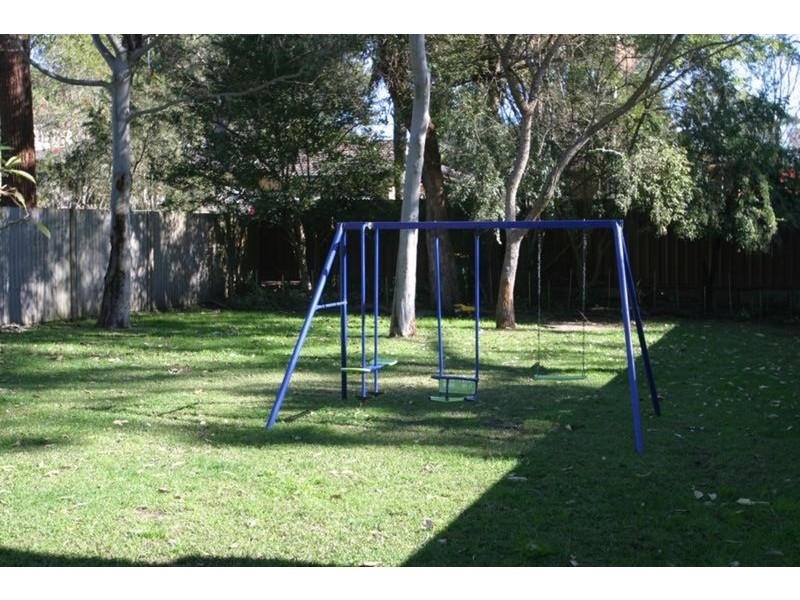 33 Kuburra Rd, Erina NSW 2250