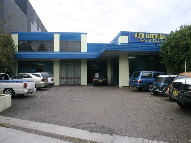 8 Barralong Road, Erina NSW 2250