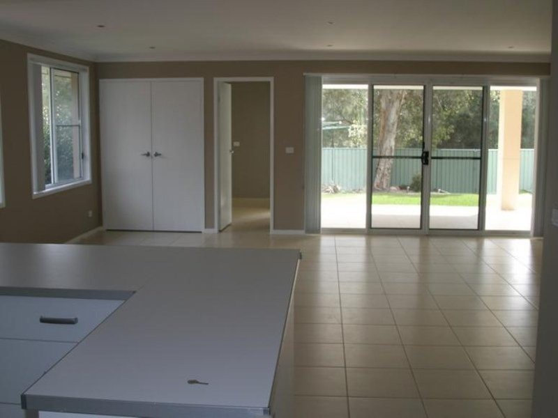 6 John Street, Forresters Beach NSW 2260