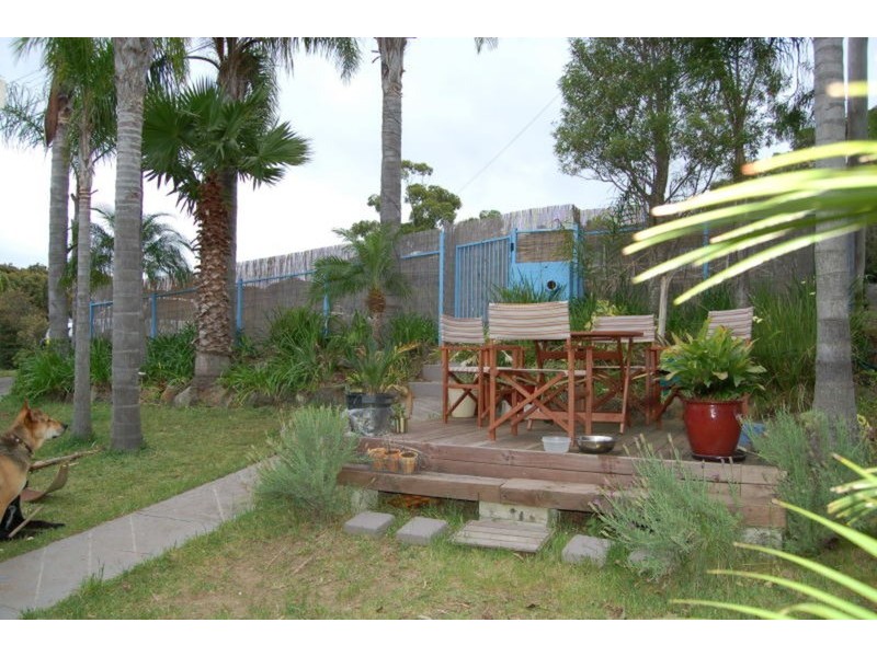 58 Promenade Avenue, Bateau Bay NSW 2261