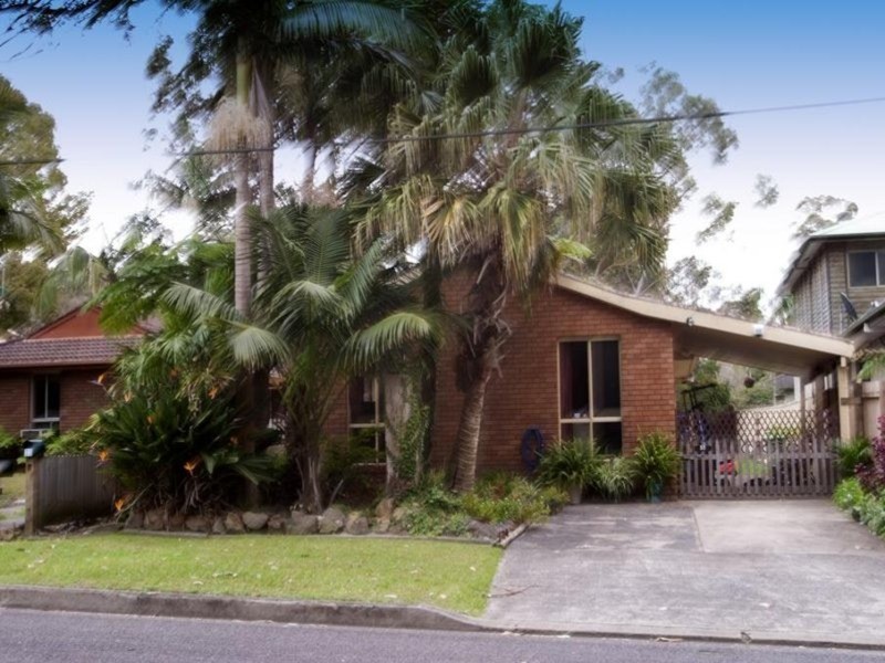 33 Kuburra Rd, Erina NSW 2250