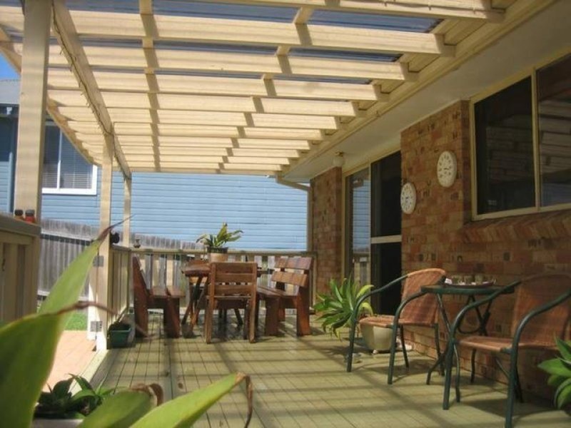 19 Bellevue Rd, Bateau Bay NSW 2261
