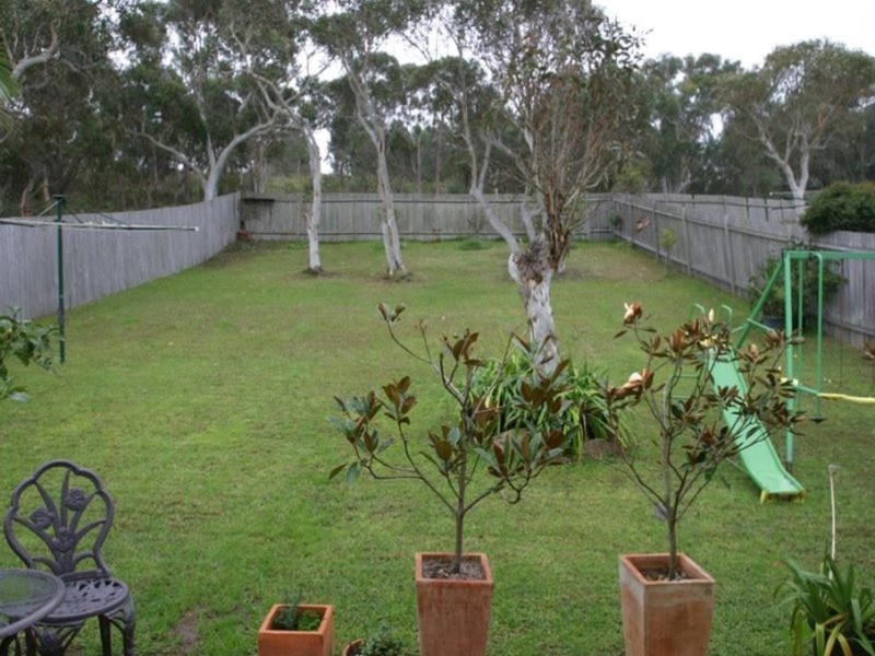 19 Bellevue Rd, Bateau Bay NSW 2261