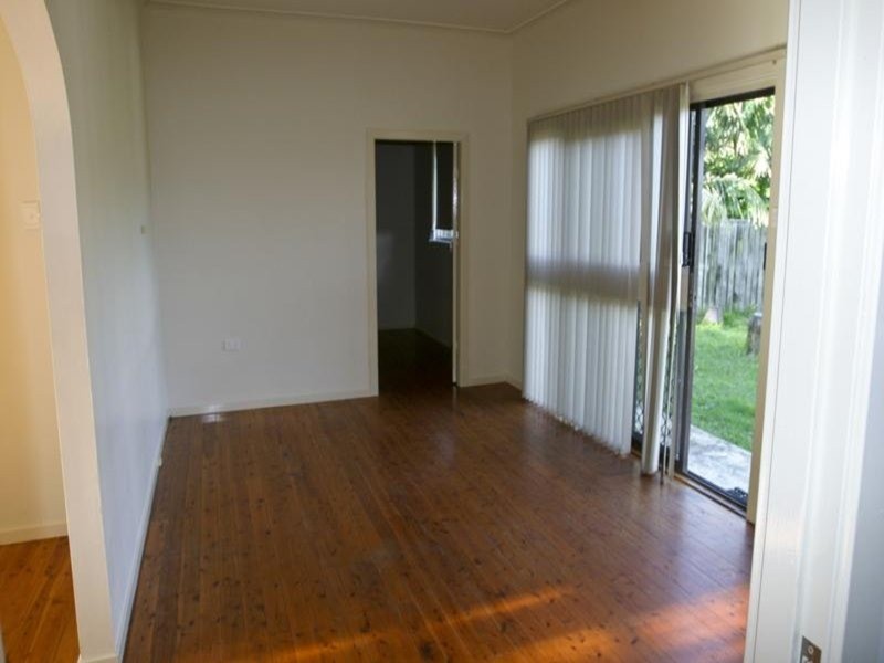 951 The Entrance Road, Forresters Beach NSW 2260