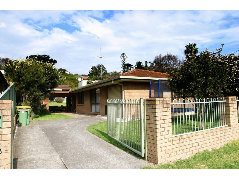 51 Noorong  Avenue, Forresters Beach NSW 2260