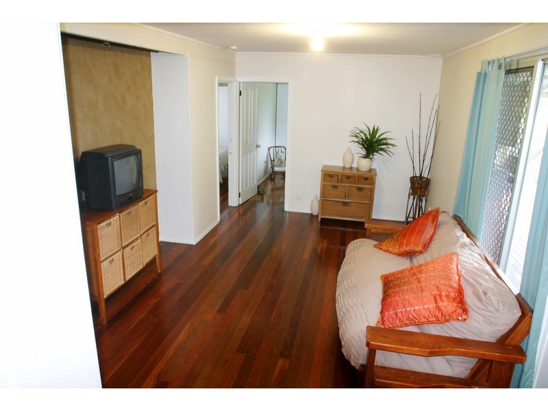 981 The Entrance Road, Forresters Beach NSW 2260