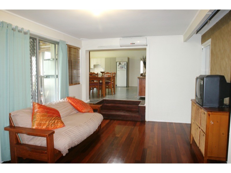 981 The Entrance Road, Forresters Beach NSW 2260