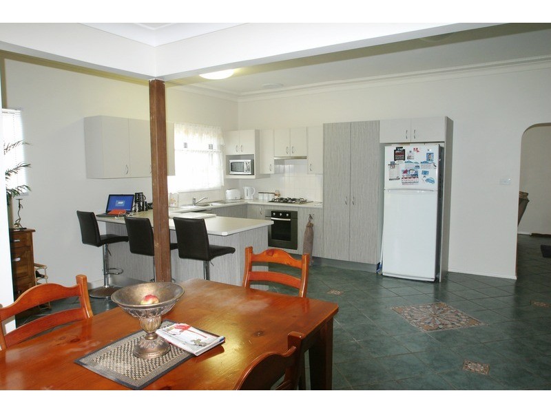 981 The Entrance Road, Forresters Beach NSW 2260
