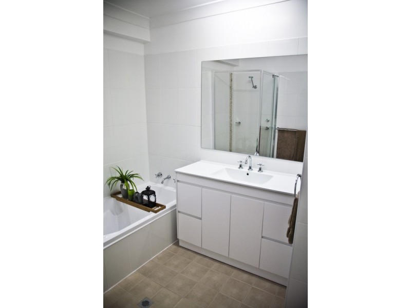 2/50 Duffys  Road, Terrigal NSW 2260