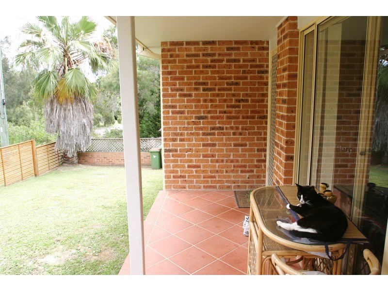 1/15 Maas Parade, Forresters Beach NSW 2260