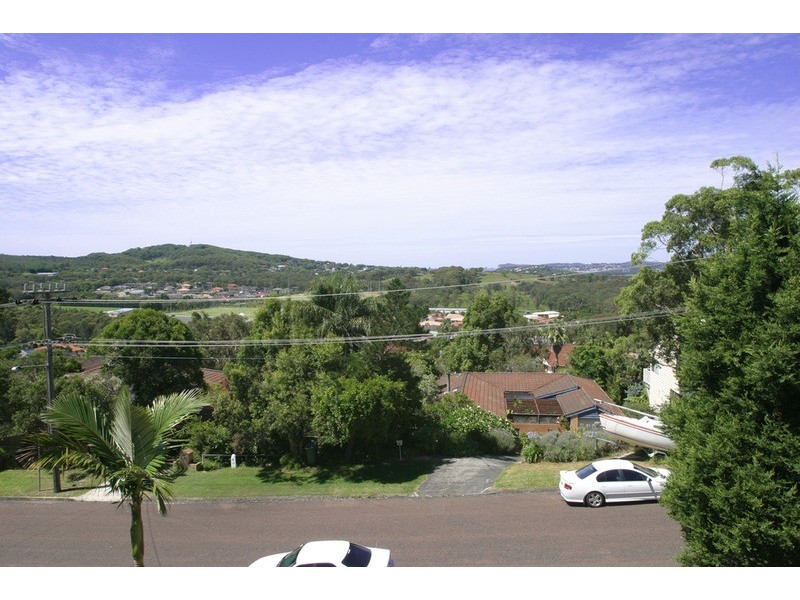 10 Valley View Road, Bateau Bay NSW 2261