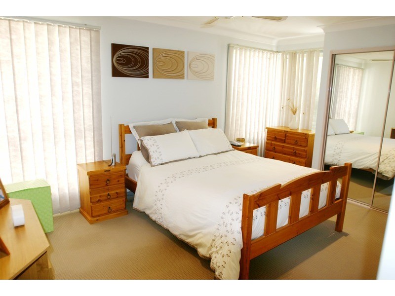 10 Valley View Road, Bateau Bay NSW 2261