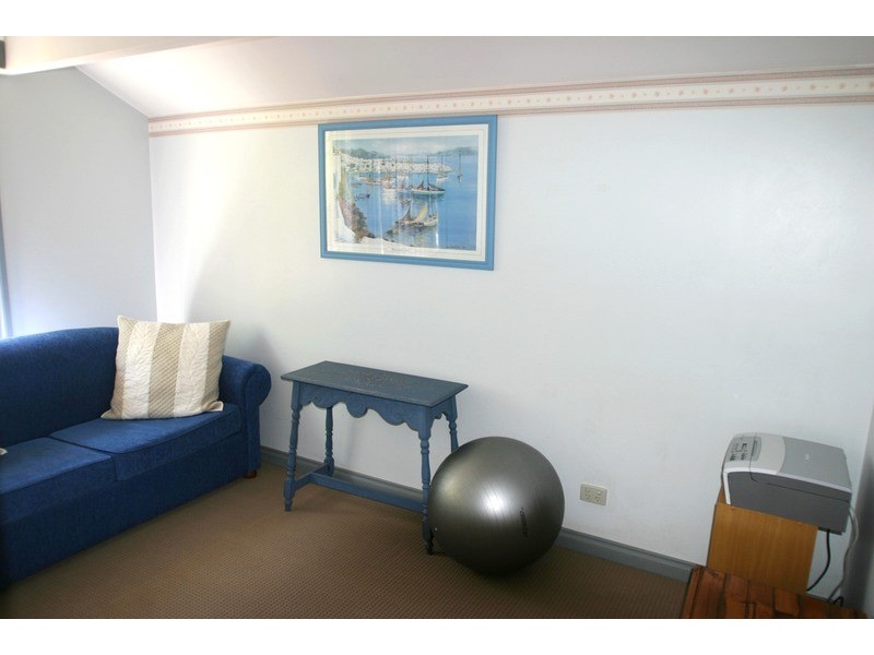 10 Valley View Road, Bateau Bay NSW 2261