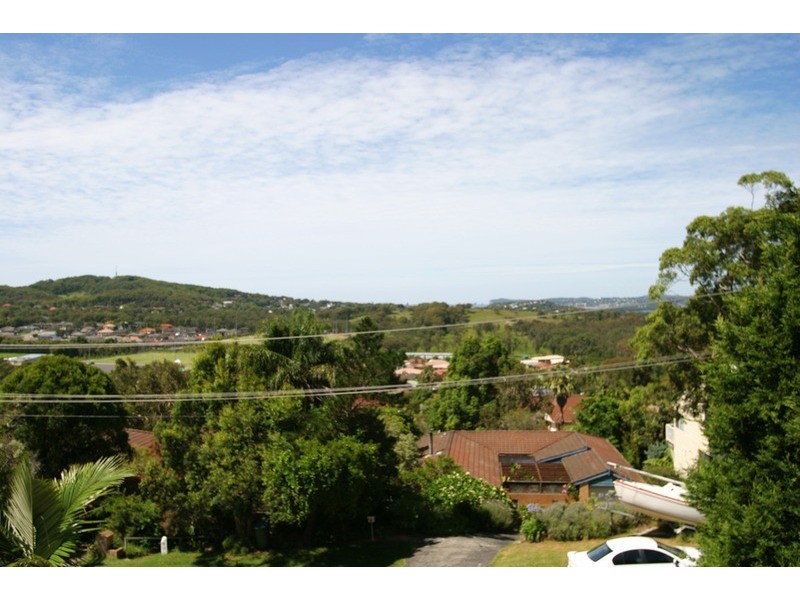 10 Valley View Road, Bateau Bay NSW 2261