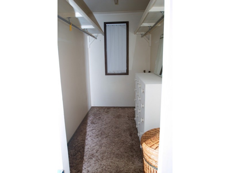 89 Albatross Road, Berkeley Vale NSW 2261