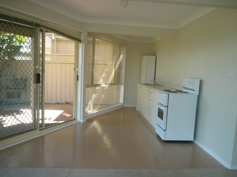 4a Lavinia Street, Forresters Beach NSW 2260