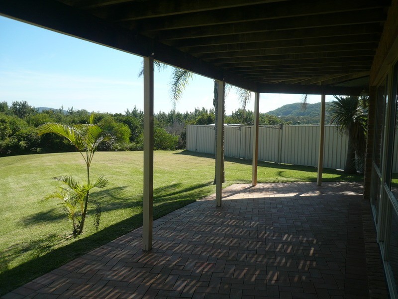 4a Lavinia Street, Forresters Beach NSW 2260