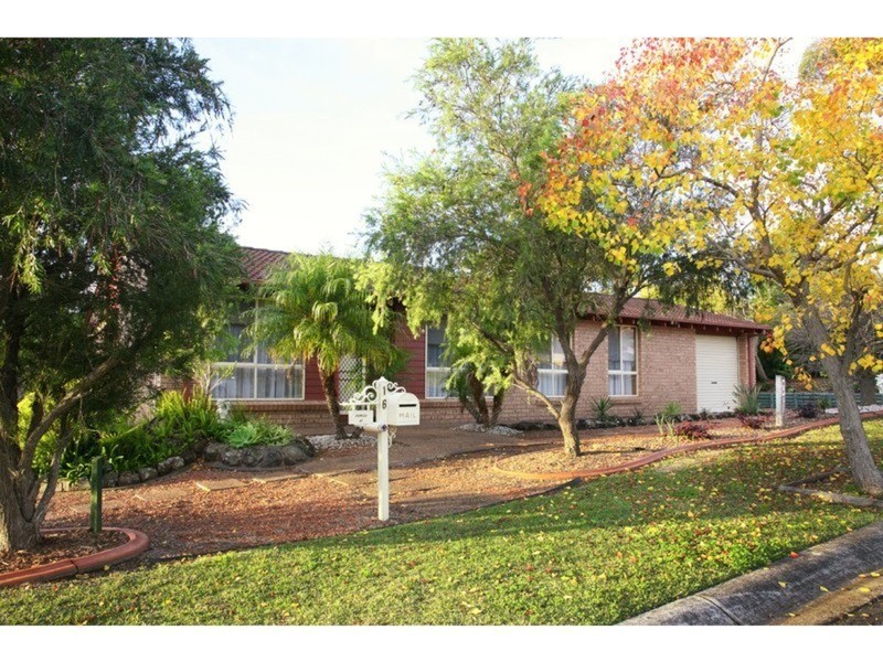 16 Premier Way, Bateau Bay NSW 2261