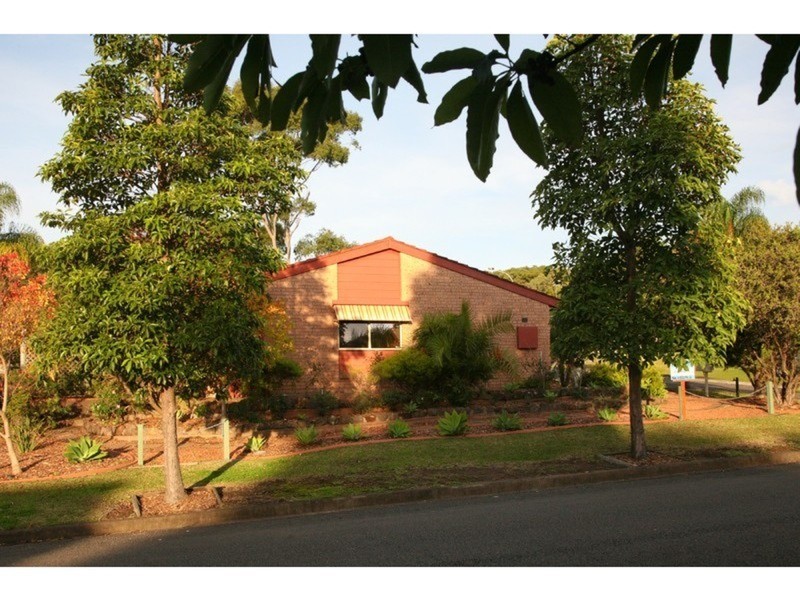 16 Premier Way, Bateau Bay NSW 2261