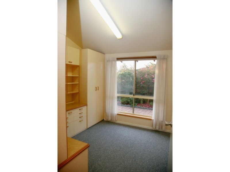 16 Premier Way, Bateau Bay NSW 2261