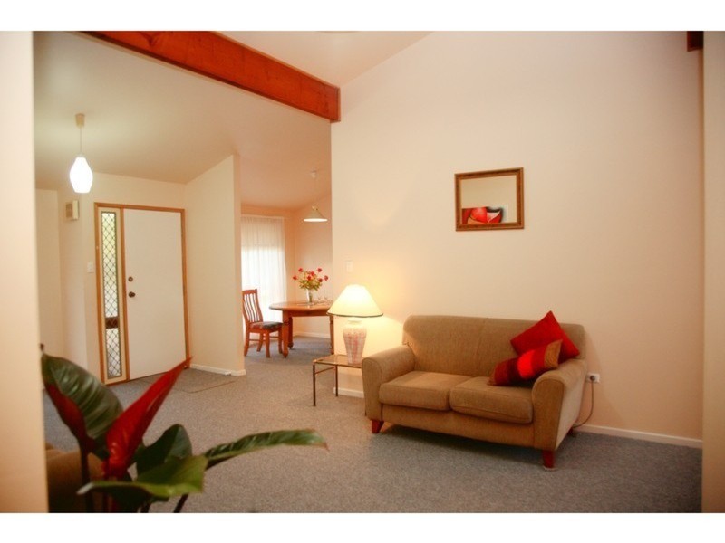 16 Premier Way, Bateau Bay NSW 2261