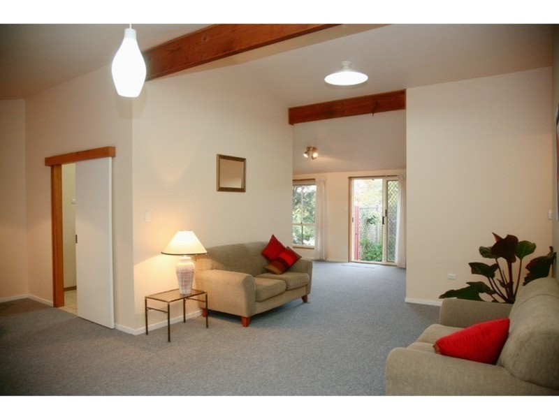 16 Premier Way, Bateau Bay NSW 2261