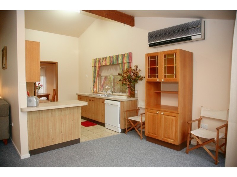 16 Premier Way, Bateau Bay NSW 2261