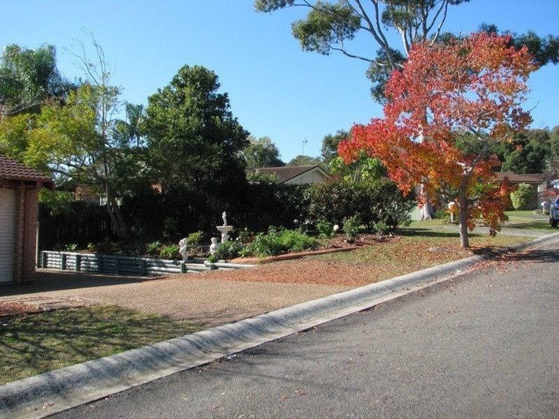 16 Premier Way, Bateau Bay NSW 2261