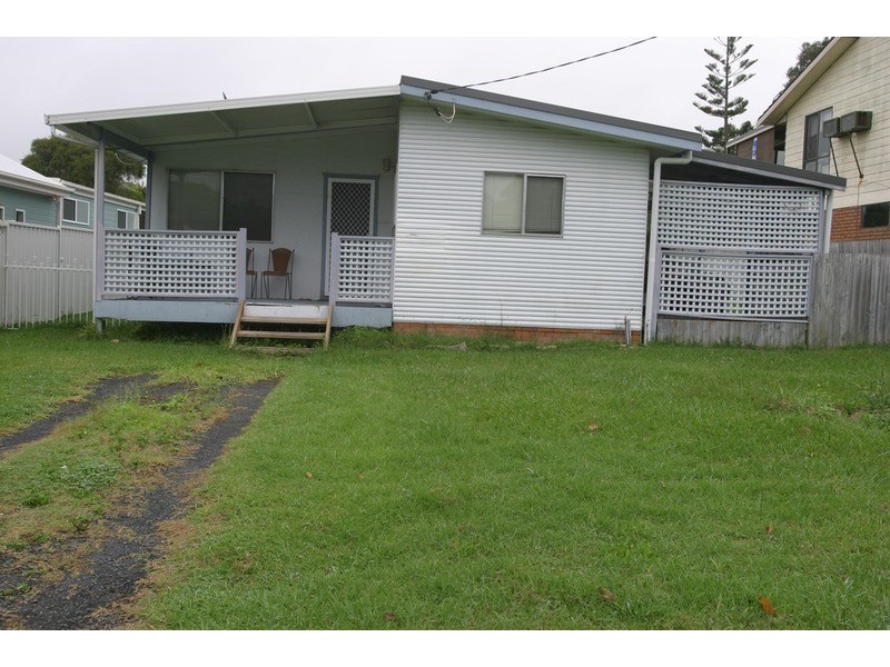 28 Blue Bell Drive, Wamberal NSW 2260