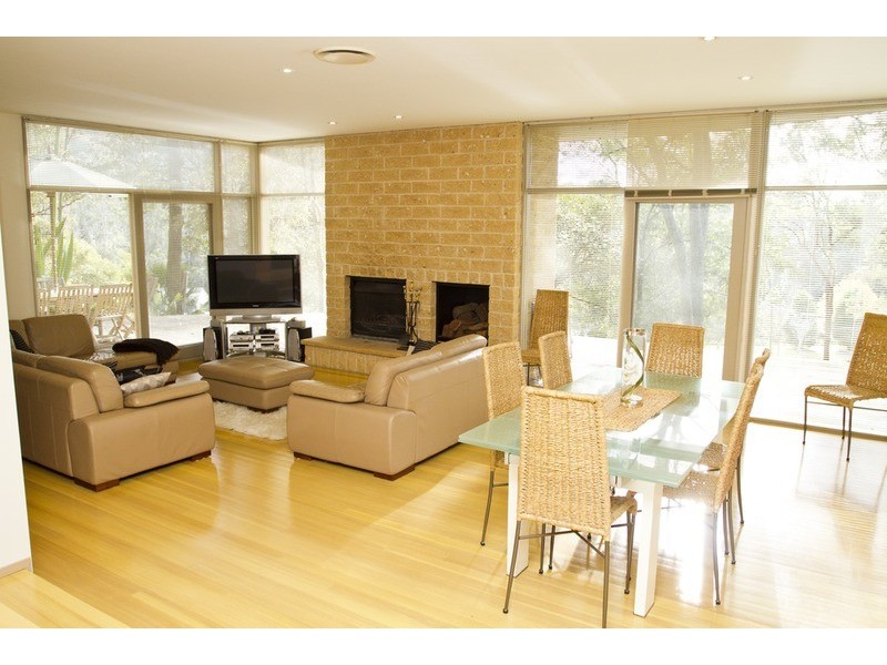 4 Halloran  Lane, Tumbi Umbi NSW 2261