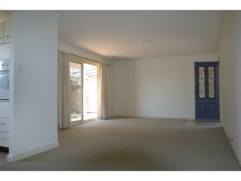 2/15 Maas Parade, Forresters Beach NSW 2260