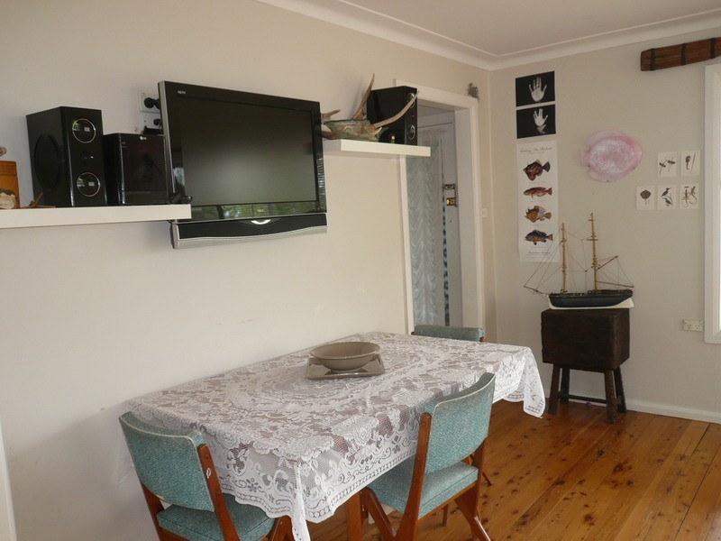 16 Germaine  Avenue, Bateau Bay NSW 2261