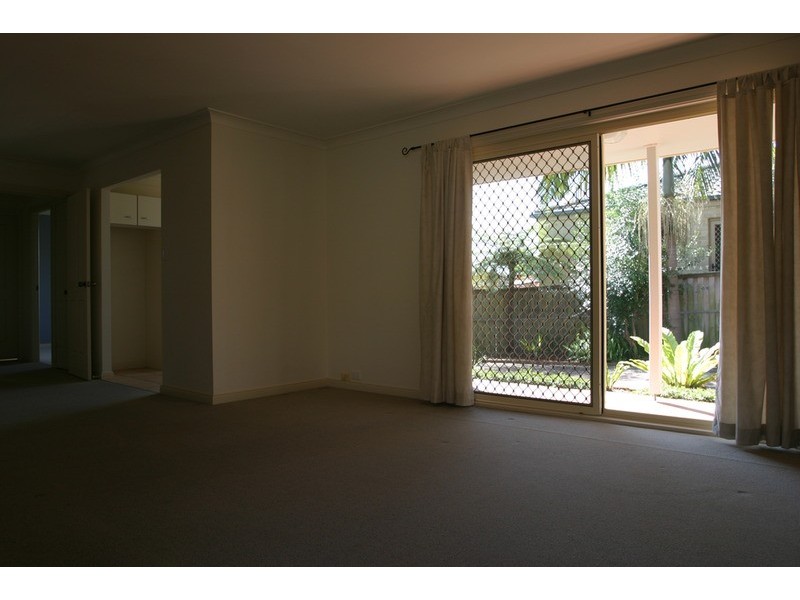 2/15 Maas Parade, Forresters Beach NSW 2260