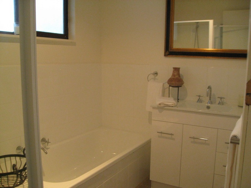 12 Vista Parade, Bateau Bay NSW 2261