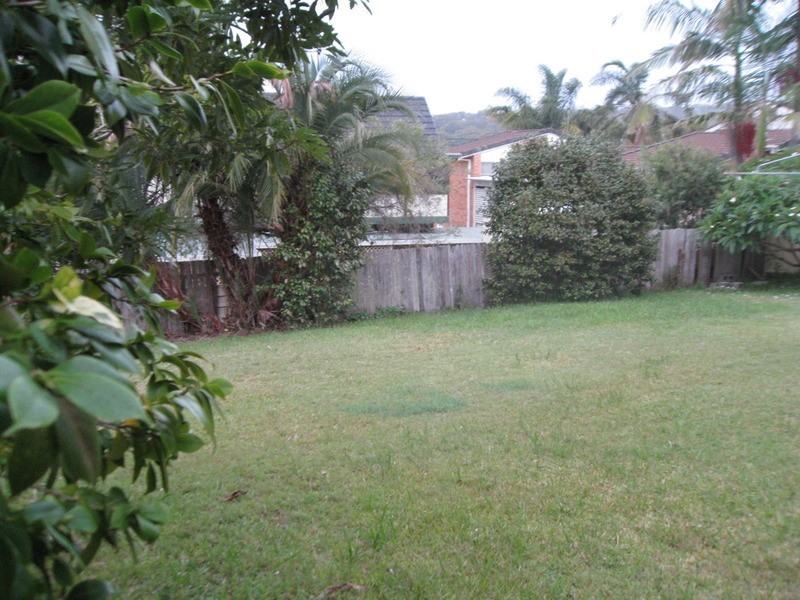 12 Vista Parade, Bateau Bay NSW 2261