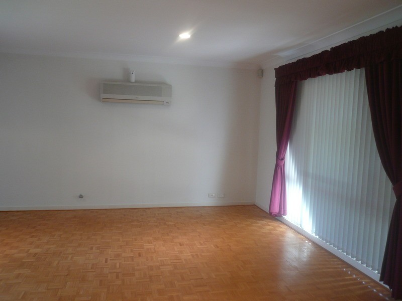 9 Bundeena Road, Glenning Valley NSW 2261