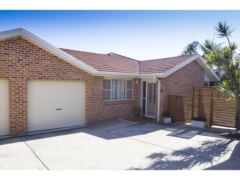 2/15 Maas Parade, Forresters Beach NSW 2260