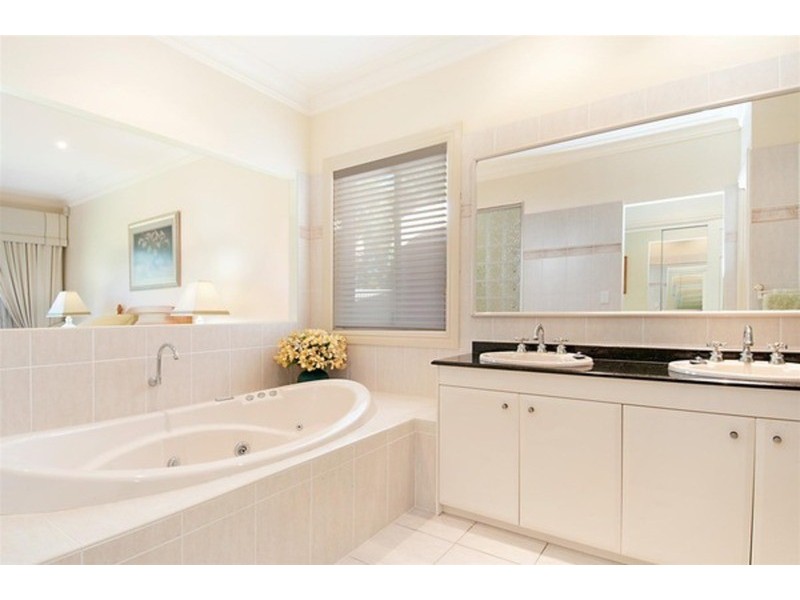 9 High Valley  Close, Wamberal NSW 2260