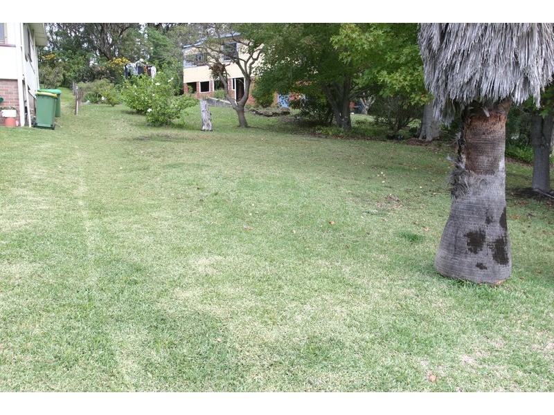 1 Lowanna Avenue, Forresters Beach NSW 2260