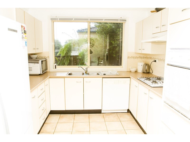 2/15 Maas  Parade, Forresters Beach NSW 2260