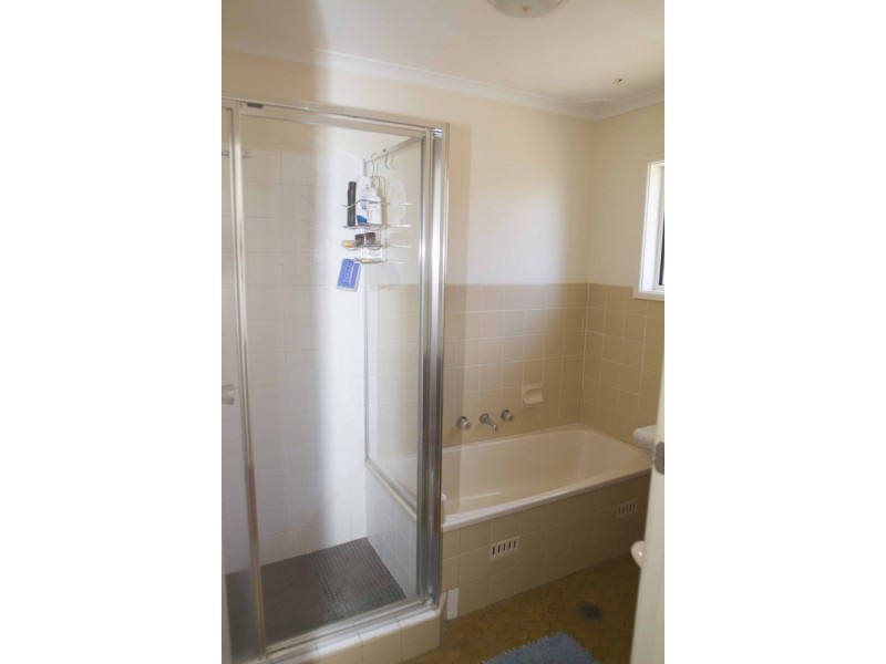 62 Tasman Avenue, Killarney Vale NSW 2261