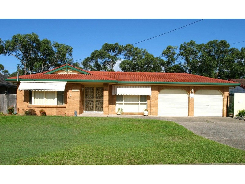 4 Charlotte  Close, Bateau Bay NSW 2261