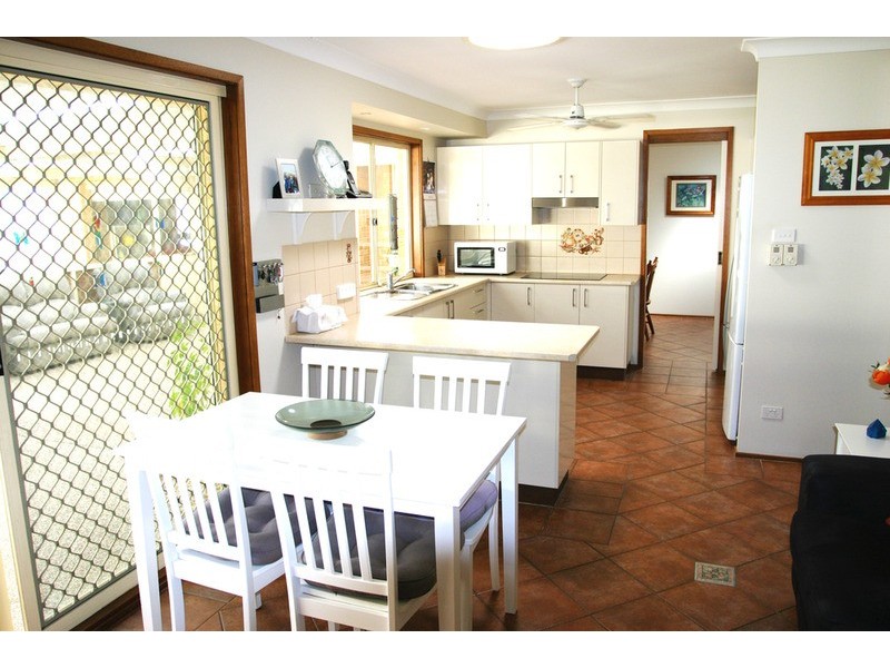 4 Charlotte  Close, Bateau Bay NSW 2261