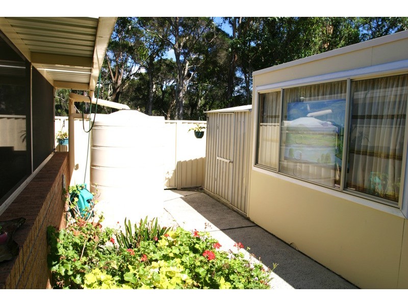 4 Charlotte  Close, Bateau Bay NSW 2261