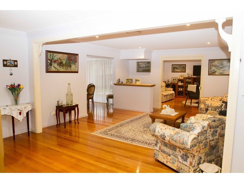 17 Tallowood Crescent, Erina NSW 2250