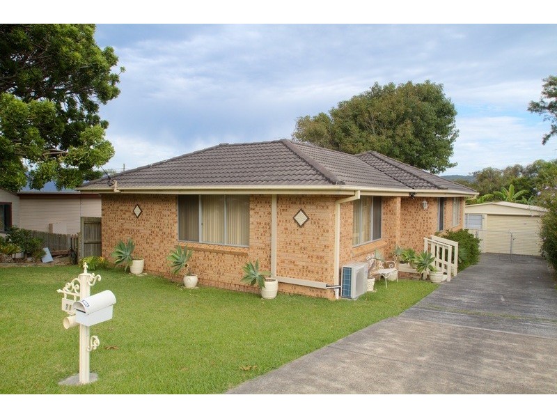 21 Joan Street, Forresters Beach NSW 2260